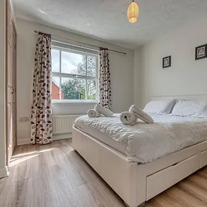 Stylish 2 Bed Flat Close To Nec Bhx Solihull